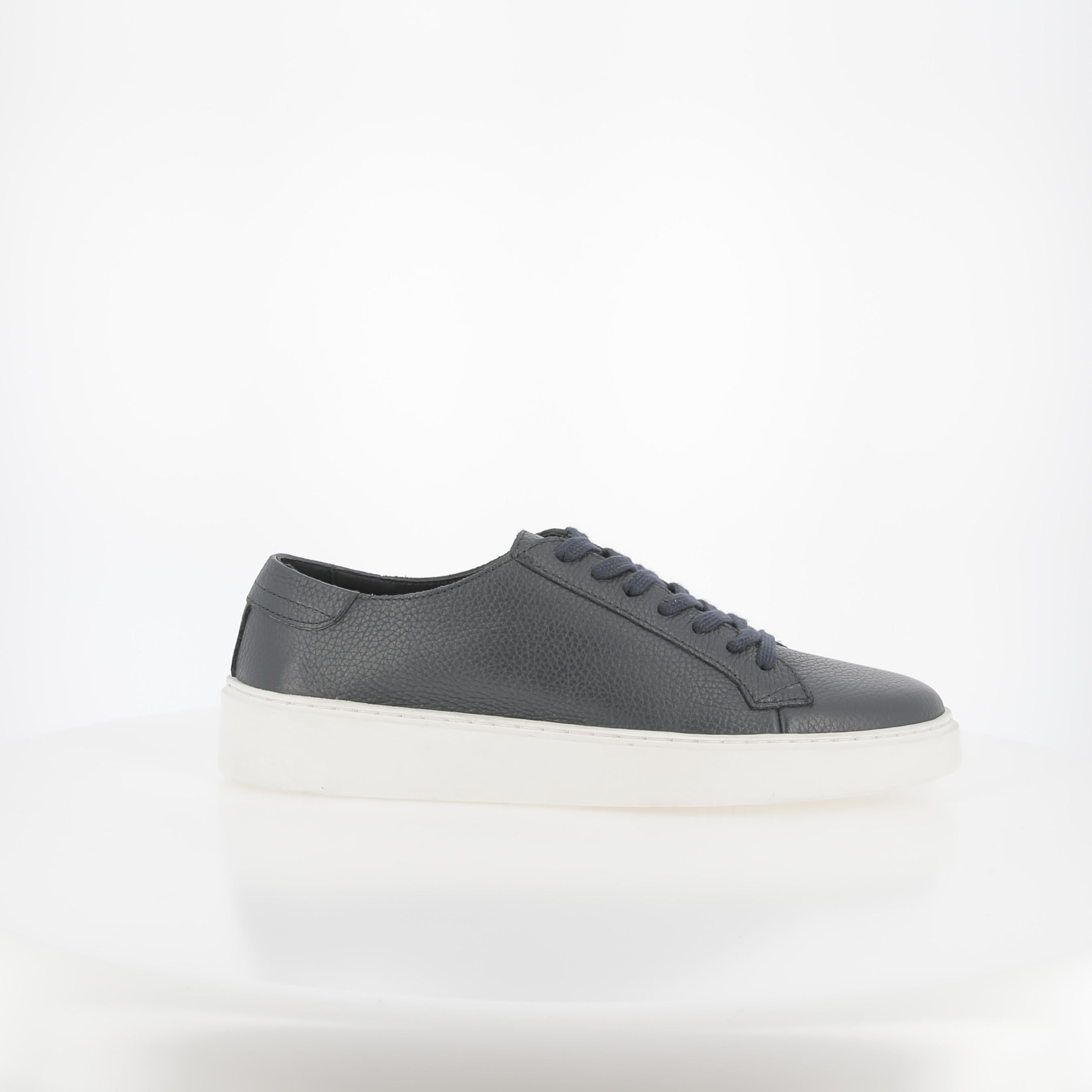 620001-vueva-ms638r05terra-navy-201_299b8c20-c218-46d5-88a6-d82de18d5651.jpg